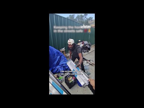 Un influenceur américain distribue des machettes à des sans-abri